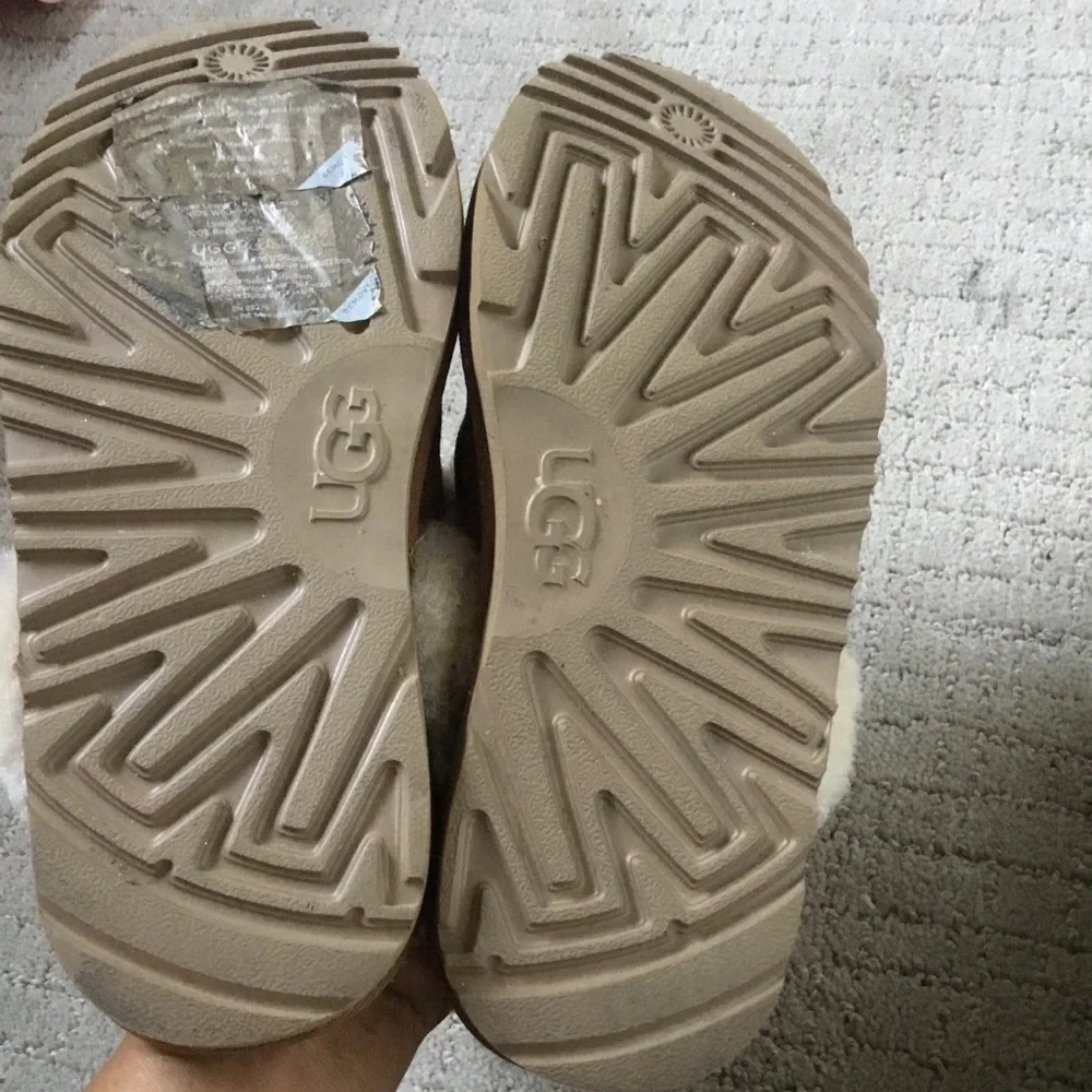UGG Kids Brown Suede Star Slip-On Slippers with Cream Shearling